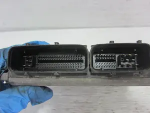 Foto de CENTRALITA MOTOR UCE VOLKSWAGEN GOLF IV BERLINA (1J1)(10.1997) 1.6 16V (105 CV / 77 KW) referencia 036906034 foto 3