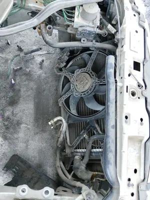 Foto de RADIADOR AGUA OPEL CORSA C 1.2 16V CAT (Z 12 XE / LW4) (75 CV / 55 KW)