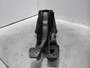 Foto de PEDAL FRENO VOLKSWAGEN GOLF VII BERLINA (BQ1/BE2) 1.6 TDI (116 CV / 85 KW) referencia 5Q1721058DL