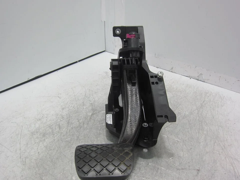 Foto de PEDAL FRENO PORSCHE MACAN (95BA) referencia 95B723117D