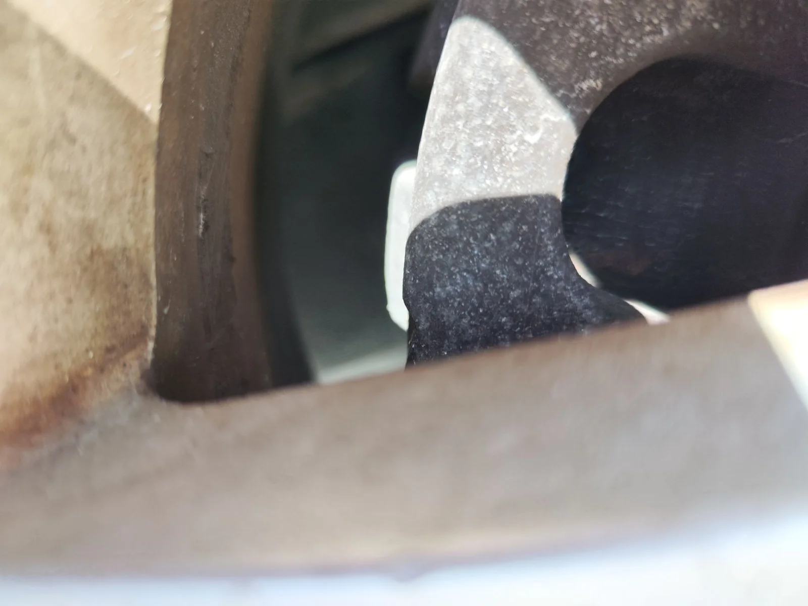 Foto de PINZA DE FRENO TRASERA DERECHA RENAULT MEGANE II BERLINA 5P 1.5 dCi Diesel (101 CV / 74 KW)