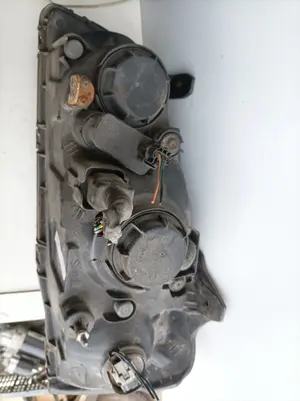 Foto de FARO DERECHO HYUNDAI ELANTRA (XD) 2.0 CRDi CAT (112 CV / 82 KW) referencia 921042D520 foto 5