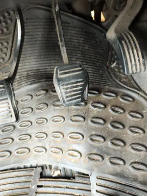 Foto de PEDAL FRENO FORD FOCUS BERLINA (CAK) 1.6 16V CAT (101 CV / 74 KW)