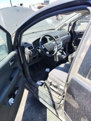 Foto de GOMAS CONTORNO PUERTA FORD FOCUS C-MAX (CAP)(2003) 1.6 TDCi CAT (90 CV / 66 KW)