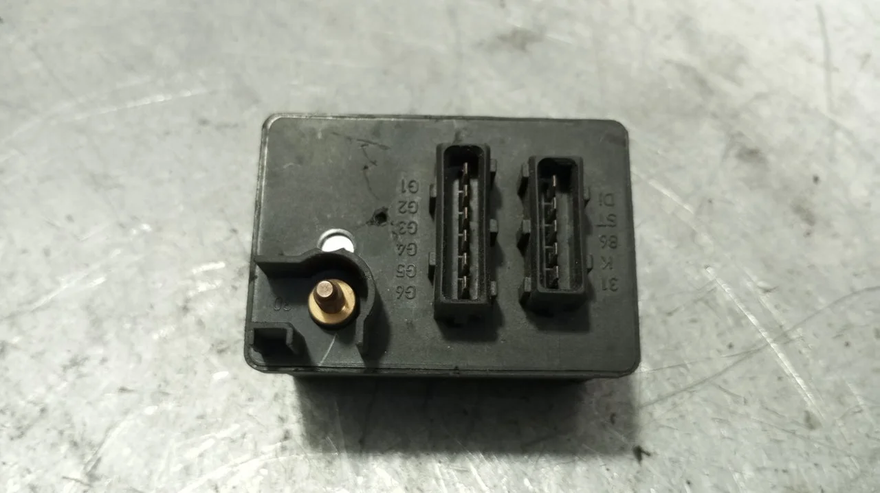 Foto de CAJA PRECALENTAMIENTO ALFA ROMEO 147 (190) 1.9 JTD CAT (101 CV / 74 KW) referencia 0281003018