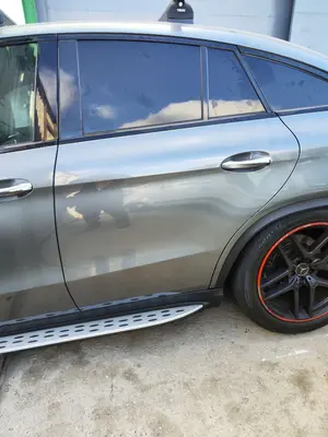Foto de PUERTA TRASERA IZQUIERDA MERCEDES-BENZ CLASE GLE (BM 292) COUPE 3.0 CAT (390 CV / 287 KW)