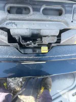 Foto de CERRADURA CAPO FORD MONDEO FD BERL./TURNIER 1.8 16V CAT (116 CV / 85 KW)