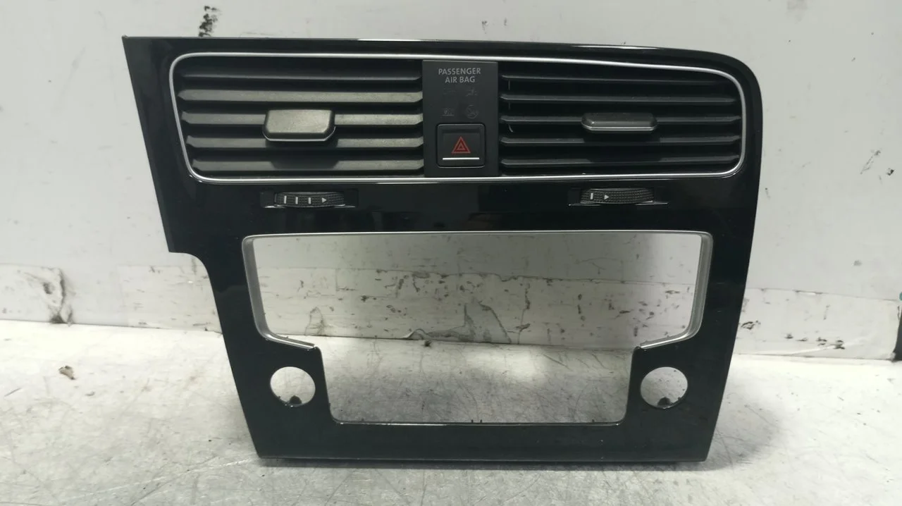 Foto de NO IDENTIFICADO VOLKSWAGEN GOLF VII (5G1/BE1) 1.6 16V TDI DPF (110 CV / 81 KW) referencia 5G1819743D