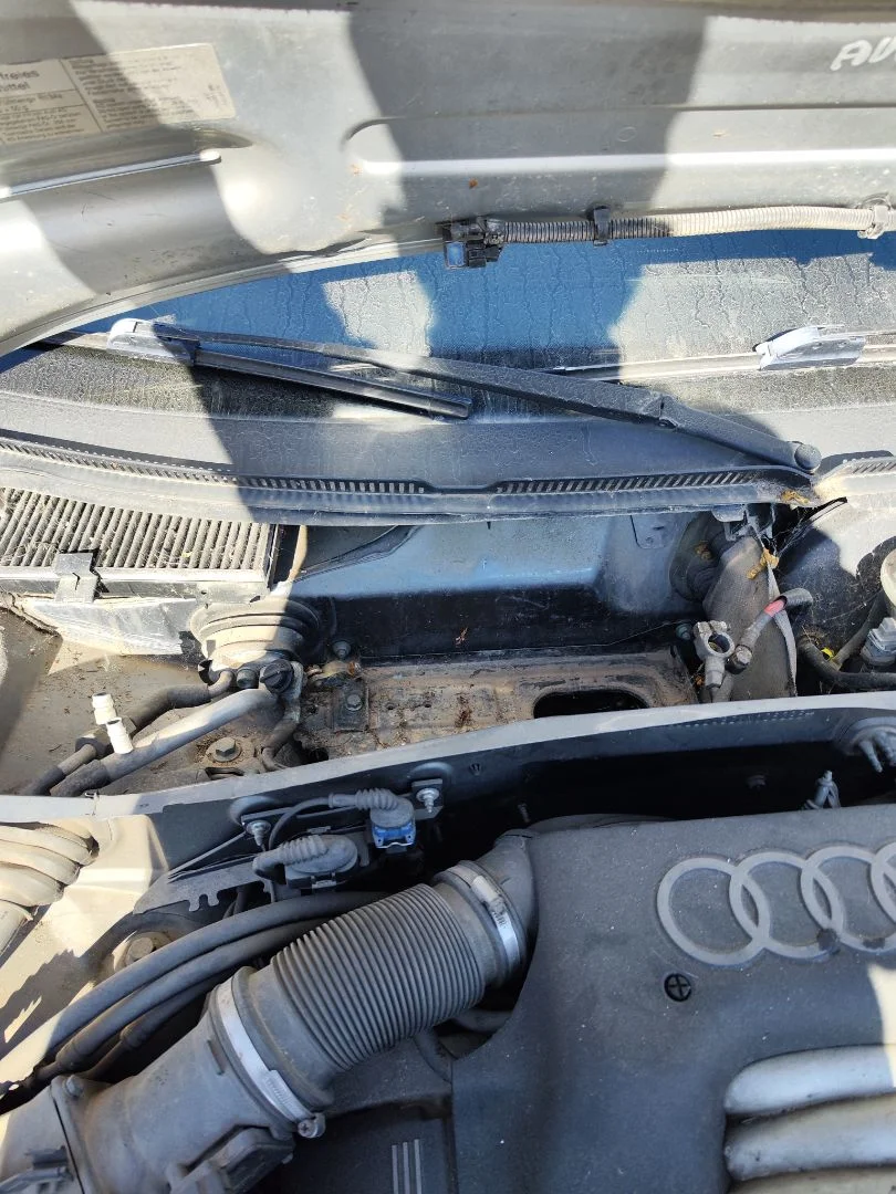 Foto de BRAZO LIMPIA DELANTERO DERECHO AUDI A6 BERLINA (4B2) 2.4 V6 30V (165 CV / 121 KW)