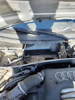 Foto de BRAZO LIMPIA DELANTERO DERECHO AUDI A6 BERLINA (4B2) 2.4 V6 30V (165 CV / 121 KW)