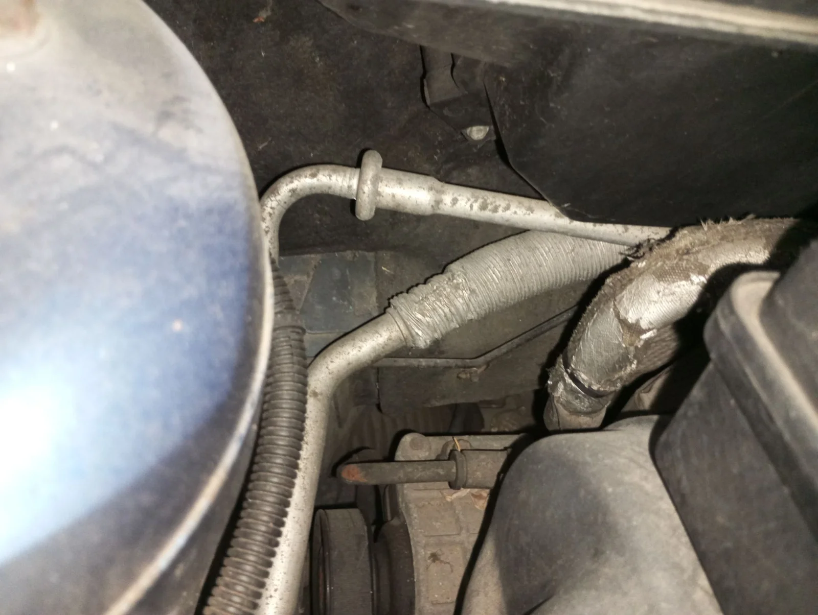 Foto de TUBOS AIRE ACONDICIONADO FORD FIESTA (CBK) 1.25 16V CAT (69 CV / 51 KW) referencia 1361582