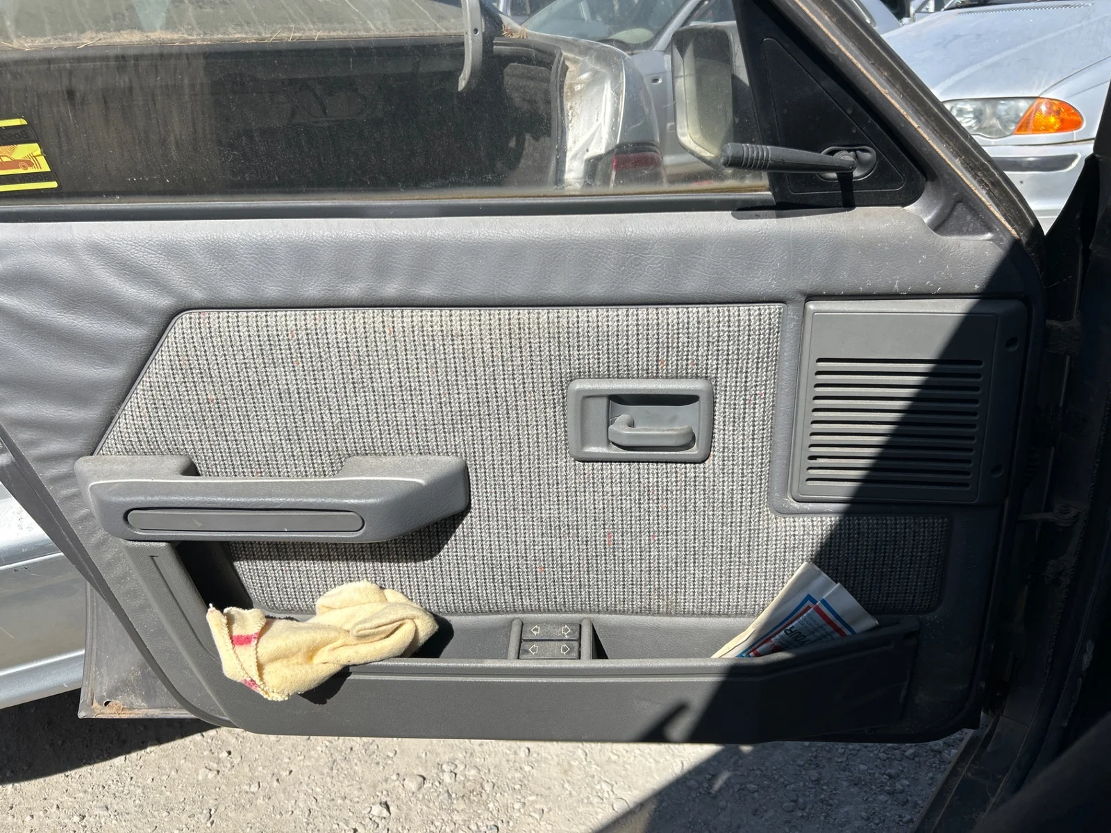 Foto de GUARNECIDO PUERTA DELANTERA IZQUIERDA PEUGEOT 309 1.6 (88 CV / 65 KW)