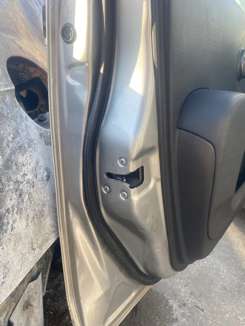 Foto de CERRADURA PUERTA DELANTERA IZQUIERDA NISSAN MICRA (K12E) 1.2 CAT (65 CV / 48 KW) referencia 80501BG10A