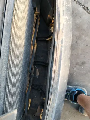 Foto de REFUERZO PARAGOLPES DELANTERO AUDI A6 BERLINA (4B2) 1.8 20V Turbo (150 CV / 110 KW)