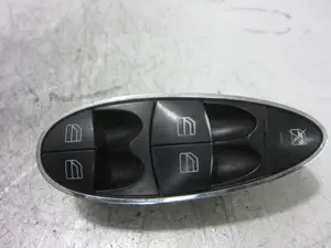 Foto de MANDO ELEVALUNAS DELANTERO IZQUIERDO MERCEDES-BENZ CLASE E (BM 211) BERLINA 2.2 CDI CAT (150 CV / 110 KW) referencia A2118219951