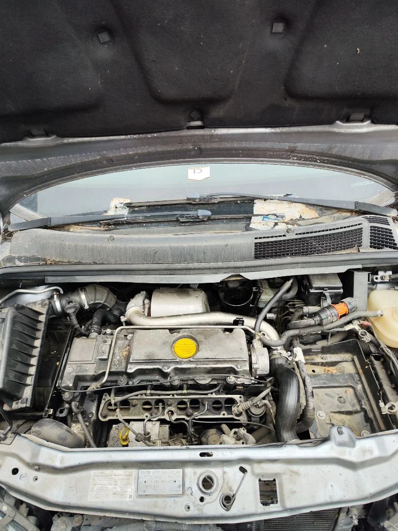 Foto de TORPEDO OPEL ZAFIRA A 2.0 DTI (101 CV / 74 KW)