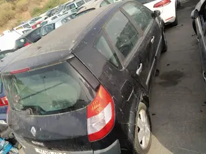 Foto de CERRADURA MALETERO / PORTON RENAULT MEGANE II BERLINA 5P 1.4 16V (98 CV / 72 KW) referencia 8200947699 foto 5