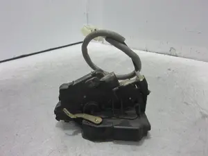 Foto de CERRADURA PUERTA TRASERA DERECHA BMW SERIE 3 BERLINA (E46) 2.0 16V Diesel CAT (136 CV / 100 KW) referencia 51227011246 foto 5