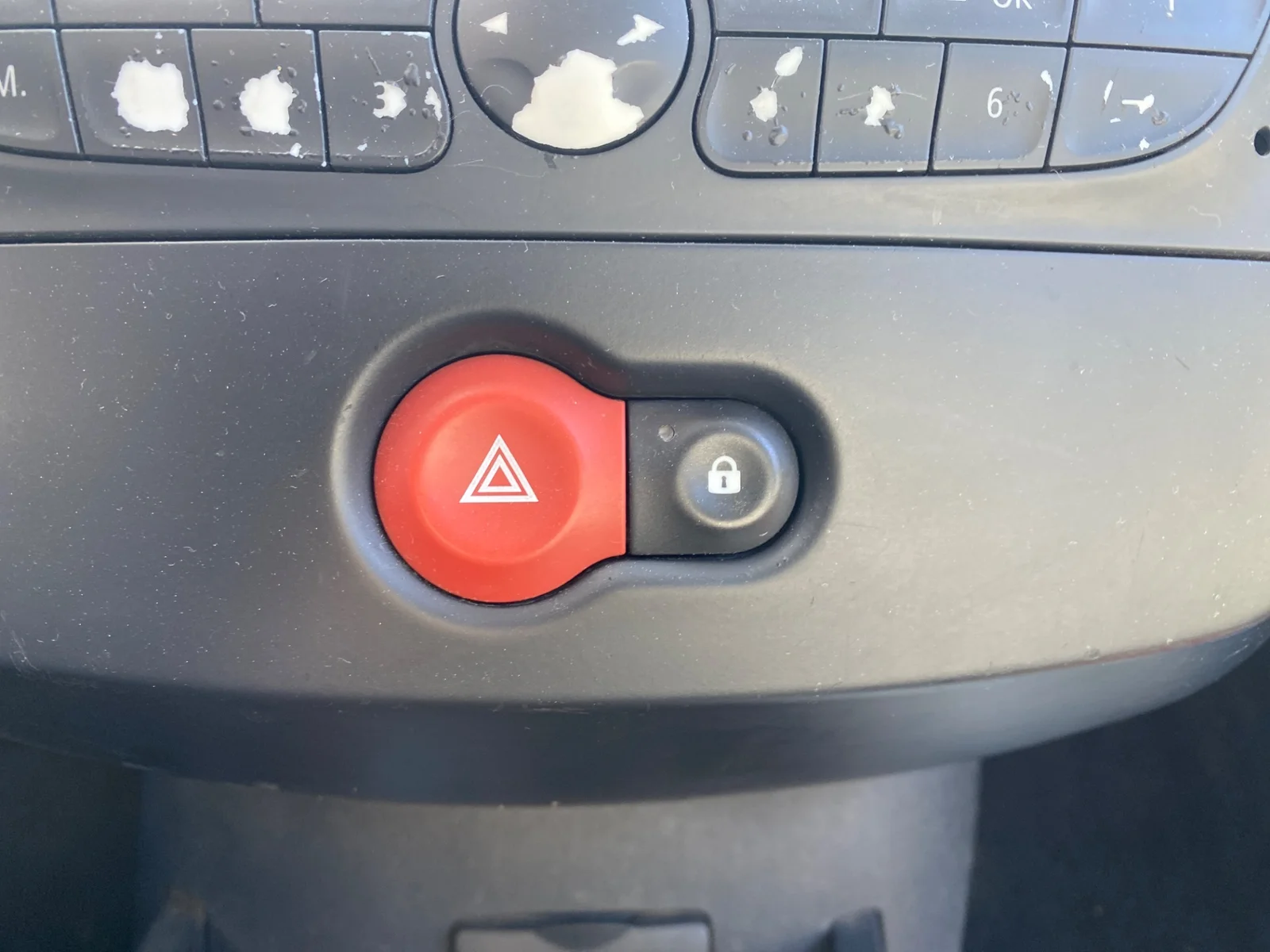 Foto de WARNING RENAULT CLIO III 1.5 dCi Diesel (68 CV / 50 KW)