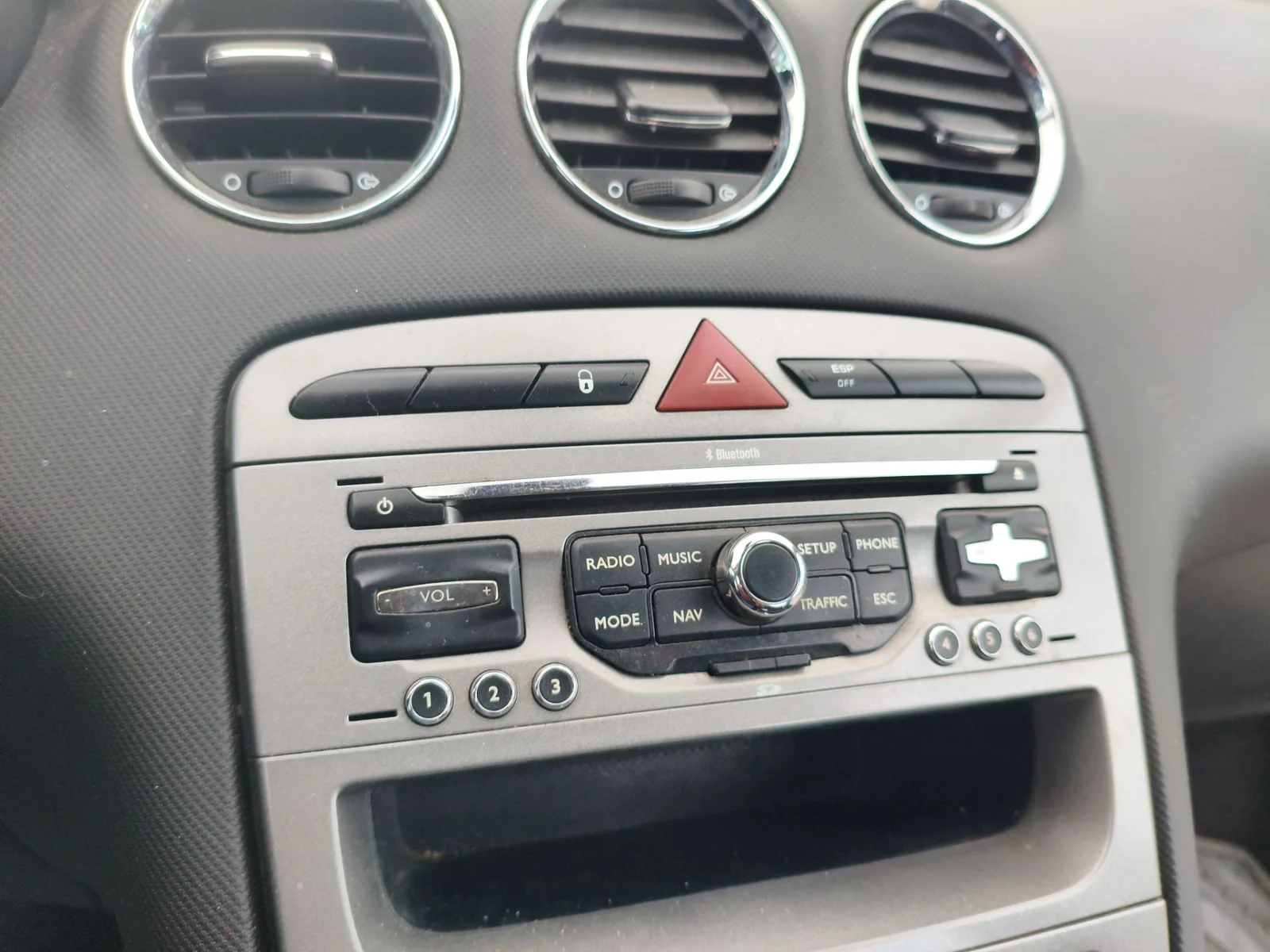 Foto de SISTEMA AUDIO / RADIO CD PEUGEOT 308 SW 2.0 16V HDi FAP CAT (RHR / DW10BTED4) (136 CV / 100 KW)
