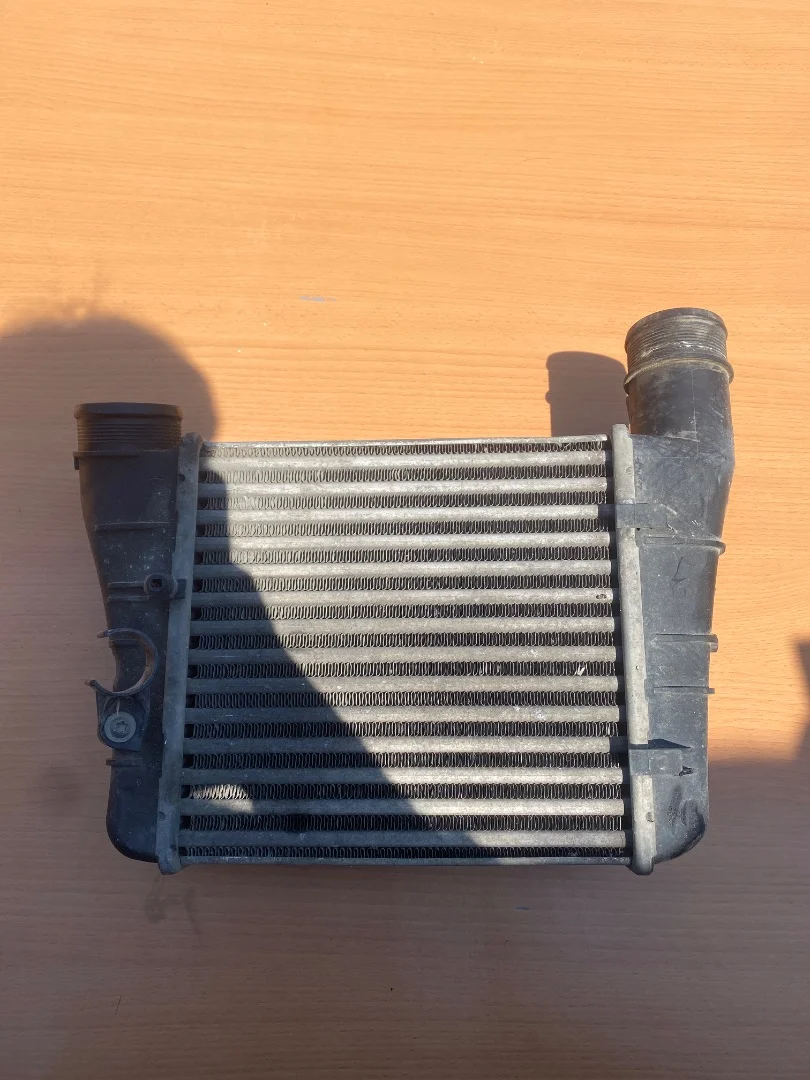 Foto de INTERCOOLER AUDI A4 AVANT (8E) referencia 8E0145805AA