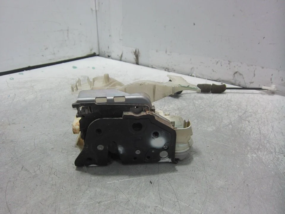 Foto de CERRADURA PUERTA DELANTERA IZQUIERDA PORSCHE CAYENNE (TIPO 92A) 4.8 V8 CAT (400 CV / 294 KW) referencia 8J1837015A