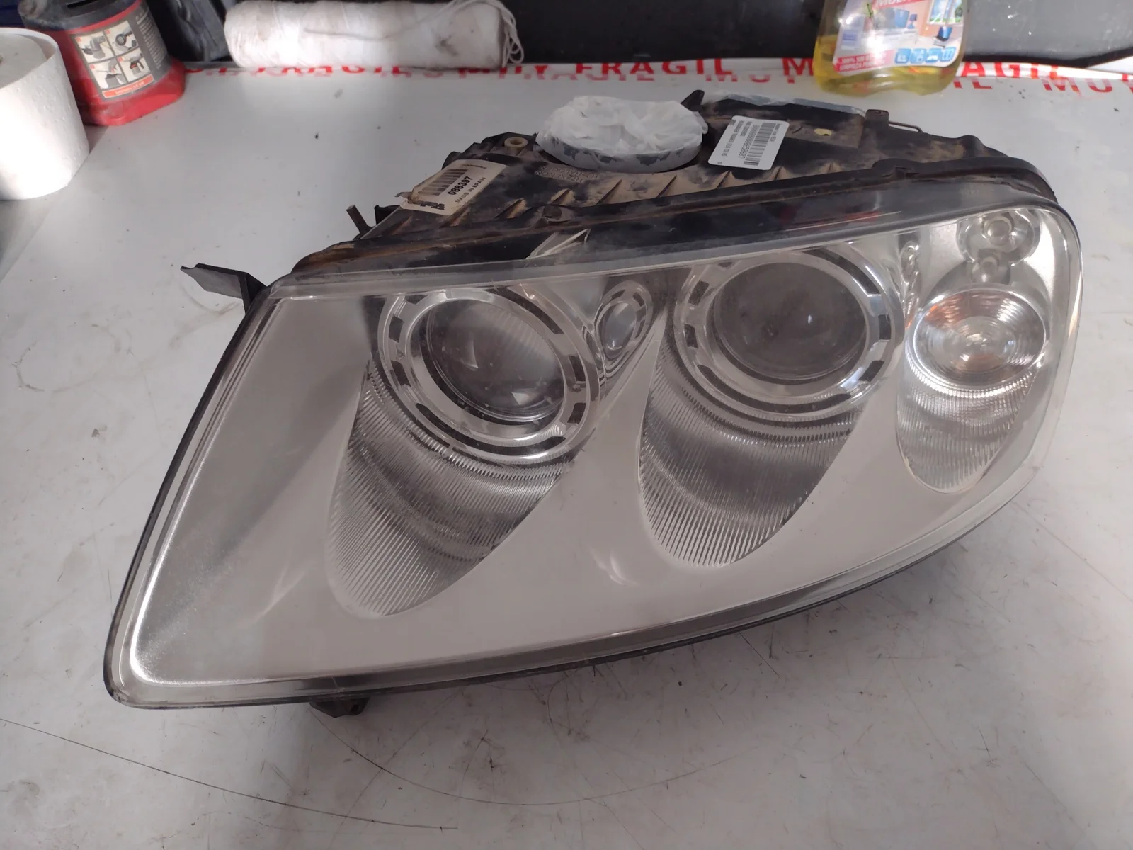 Foto de FARO IZQUIERDO VOLKSWAGEN TOUAREG (7L6) 2.5 TDI DPF (174 CV / 128 KW) referencia 89027878