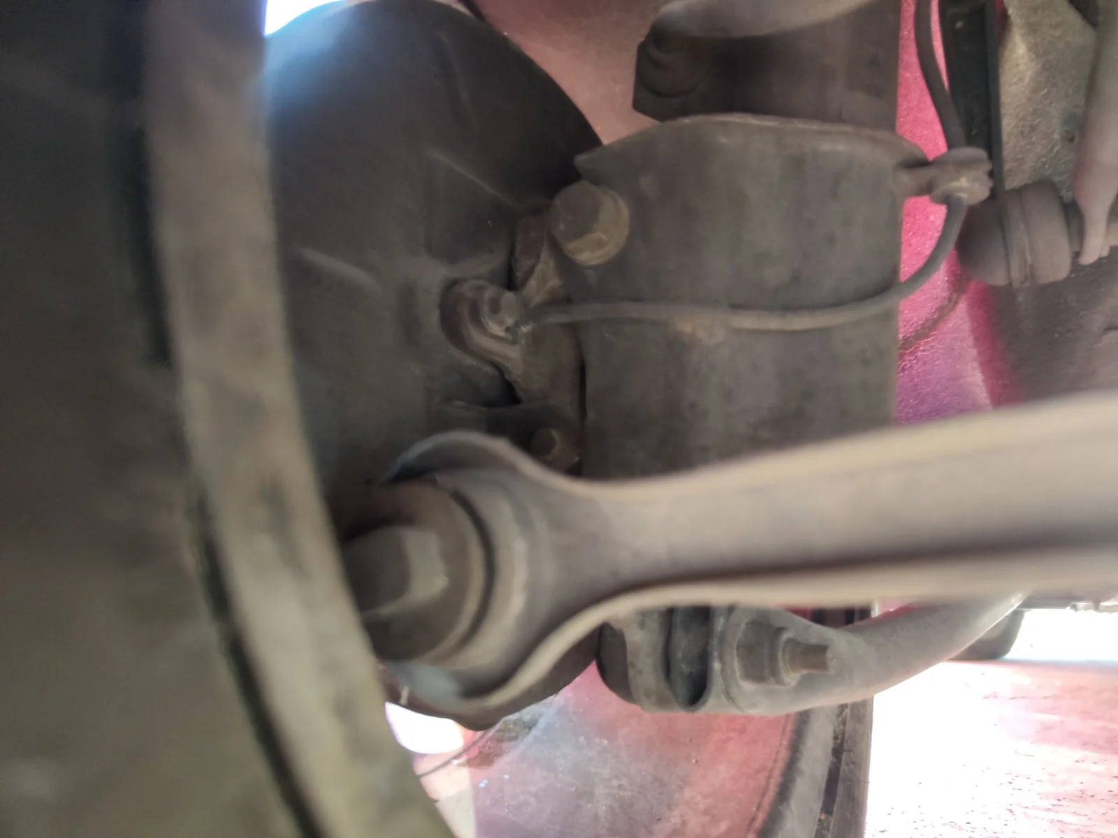 Foto de PINZA DE FRENO TRASERA IZQUIERDA ALFA ROMEO 147 (190) 1.9 JTD CAT (110 CV / 81 KW)