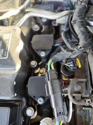 Foto de BOBINA ENCENDIDO JAGUAR XE 2.0  Turbo CAT (200 CV / 147 KW) referencia 6R83-12A366-AA
