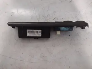 Foto de MANDO ELEVALUNAS DELANTERO IZQUIERDO HYUNDAI GETZ (TB) 1.1 12V CAT (67 CV / 49 KW) referencia 935701C010 foto 3