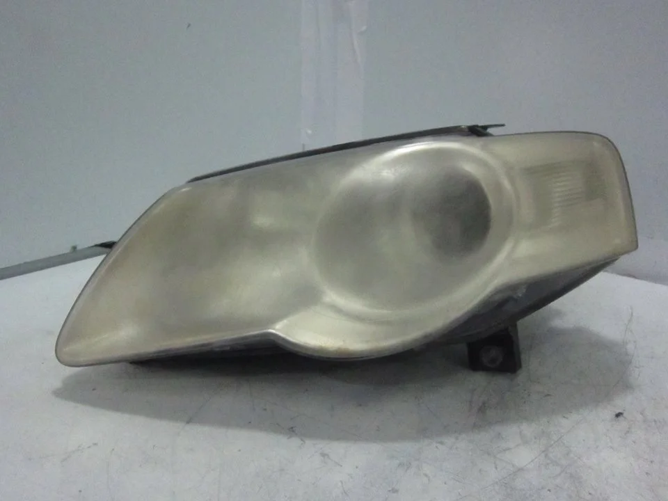 Foto de FARO IZQUIERDO VOLKSWAGEN PASSAT BERLINA (3C2) 2.0 TDI (140 CV / 103 KW) referencia 1EL24701401