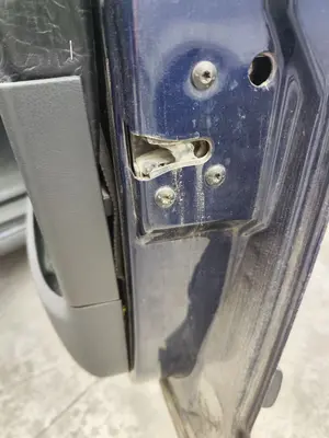 Foto de CERRADURA PUERTA DELANTERA DERECHA VOLKSWAGEN SHARAN (7M6/7M9) 1.9 TDI (116 CV / 85 KW) referencia 7M3837016C