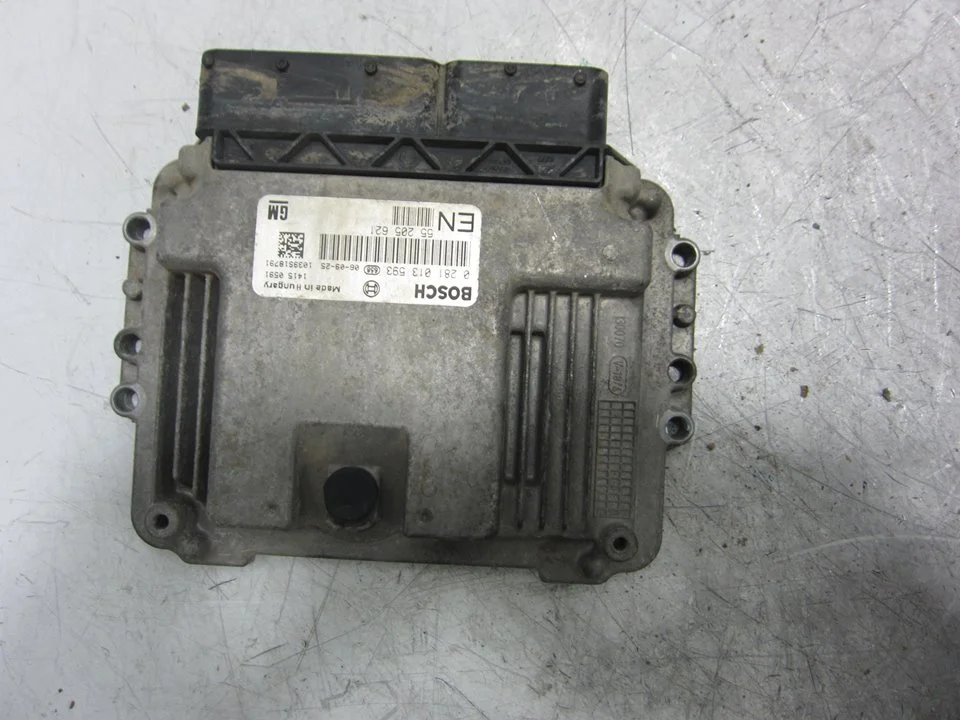 Foto de CENTRALITA MOTOR UCE OPEL ZAFIRA A 2.0 DTI (101 CV / 74 KW) referencia 0281013593