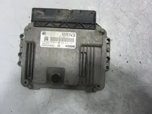 Foto de CENTRALITA MOTOR UCE OPEL ZAFIRA A 2.0 DTI (101 CV / 74 KW) referencia 0281013593
