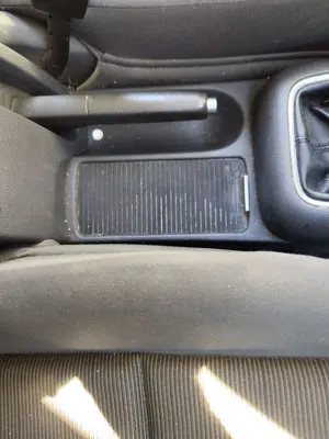 Foto de CENICERO VOLKSWAGEN GOLF PLUS V (5M1) 1.9 TDI (105 CV / 77 KW) foto 2