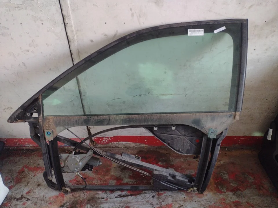 Foto de ELEVALUNAS DELANTERO IZQUIERDO AUDI A3 (8L) 1.9 TDI (110 CV / 81 KW) referencia 8L3837461