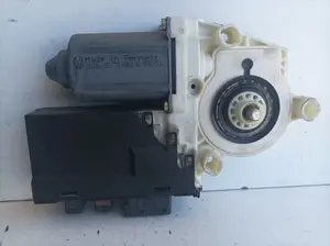 Foto de MOTOR ELEVALUNAS DELANTERO DERECHO PEUGEOT 807 2.2 HDi FAP CAT (4HW) (128 CV / 94 KW) referencia 1488737080 foto 3