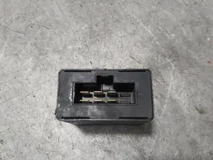 Foto de MODULO ELECTRONICO NISSAN ALMERA TINO (V10M) 1.8 16V CAT (114 CV / 84 KW) referencia 285119F901 foto 2