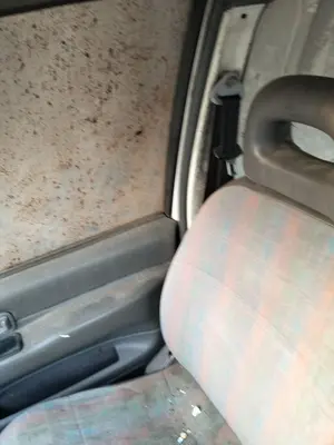 Foto de CINTURON SEGURIDAD DELANTERO DERECHO NISSAN VANETTE CARGO 2.3 Diesel (75 CV / 55 KW)