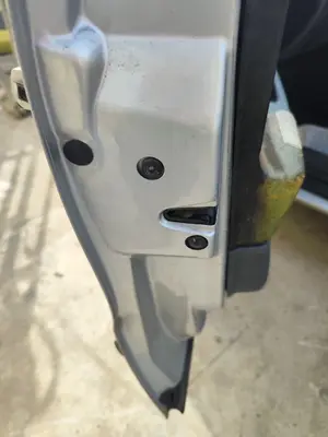 Foto de CERRADURA PUERTA DELANTERA IZQUIERDA SEAT LEON (1M1) 1.6  (101 CV / 74 KW) referencia 3B1837015A
