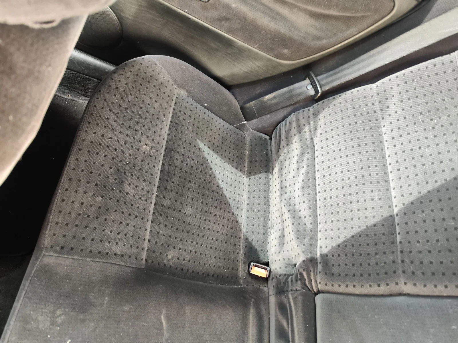 Foto de ASIENTOS TRASERO DERECHO VOLKSWAGEN PASSAT VARIANT (3B5) 1.9 TDI (110 CV / 81 KW)
