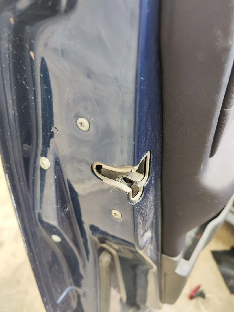 Foto de CERRADURA PUERTA DELANTERA IZQUIERDA MERCEDES-BENZ CLASE A (BM 168) 1.4 CAT (82 CV / 60 KW) referencia A1687201935