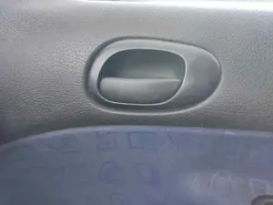 Foto de MANETA INTERIOR DELANTERA DERECHA PEUGEOT 206 1.4 HDi (68 CV / 50 KW) referencia 9623698077