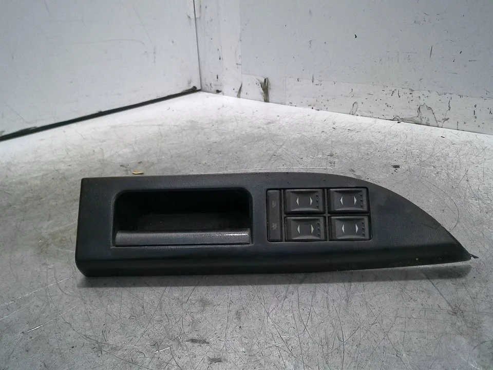 Foto de MANDO ELEVALUNAS DELANTERO IZQUIERDO FORD MONDEO BERLINA (GE) 2.0 16V DI TD CAT (116 CV / 85 KW) referencia 1S7T14A132BD