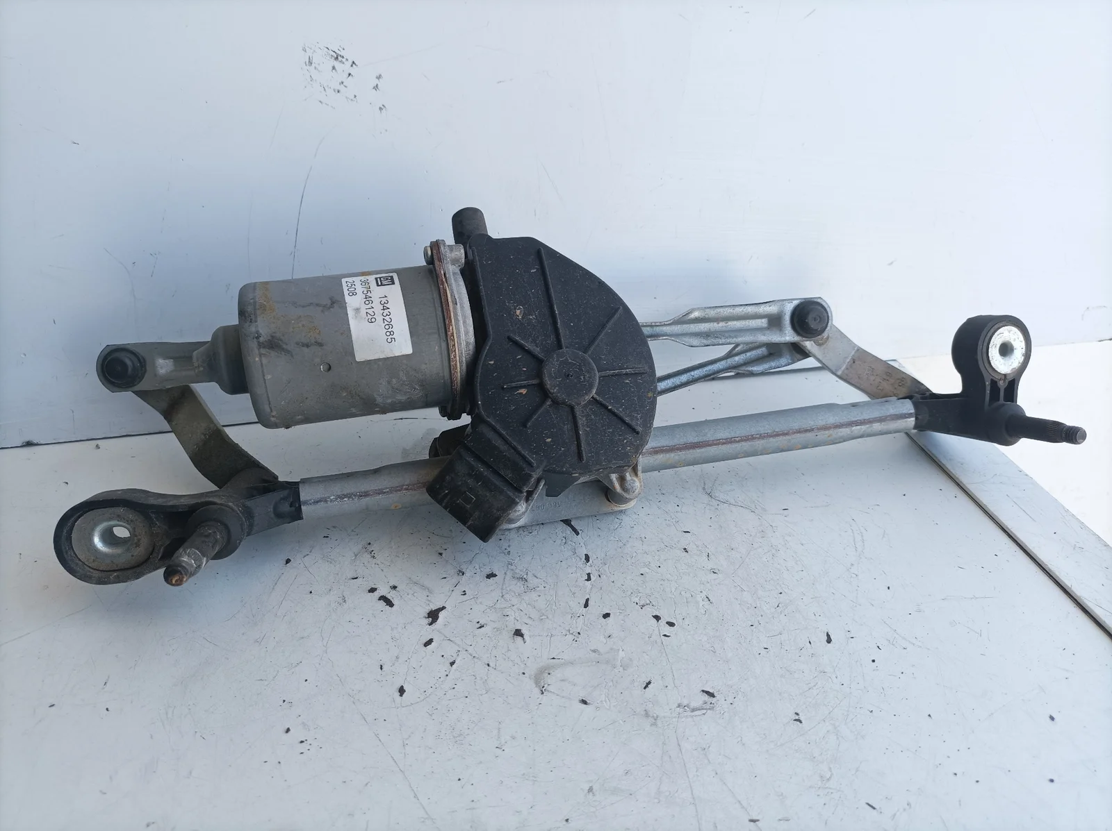 Foto de MOTOR LIMPIA DELANTERO OPEL CORSA E referencia 13432685