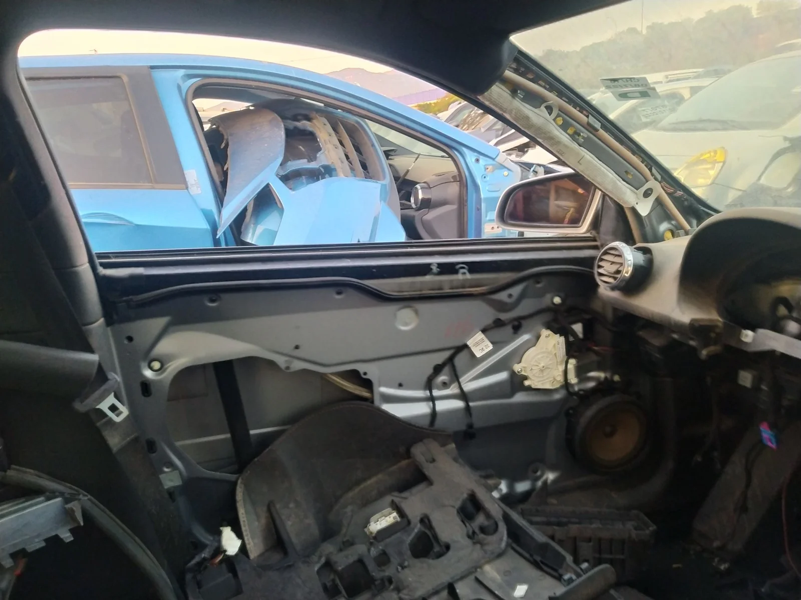 Foto de CERRADURA PUERTA DELANTERA IZQUIERDA AUDI A3 (8P1) 2.0 TDI (140 CV / 103 KW) referencia 4E1837015