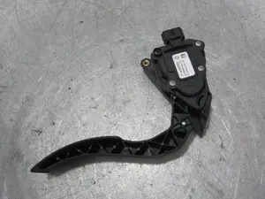 Foto de POTENCIOMETRO PEDAL RENAULT CLIO IV GRANDTOUR 0.9 Energy (90 CV / 66 KW) referencia 180029347R foto 3