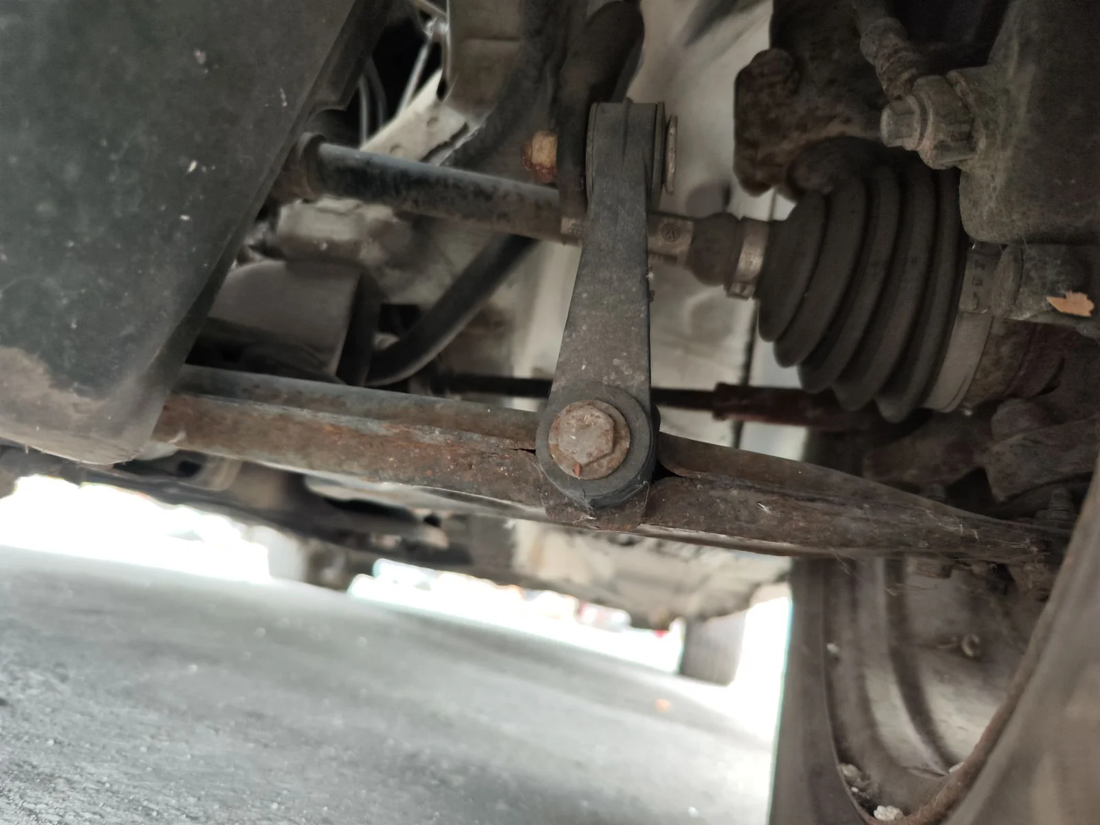 Foto de BRAZO SUSPENSION DELANTERO IZQUIERDO SKODA OCTAVIA BERLINA (1U2) 1.9 TDI (90 CV / 66 KW) referencia 1J0407151B