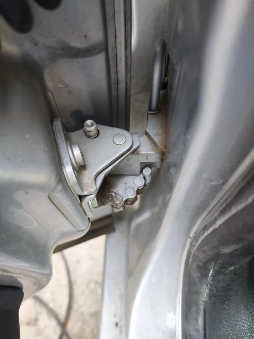 Foto de RETENEDOR PUERTA VOLKSWAGEN GOLF IV BERLINA (1J1)(10.1997) 1.9 TDI (131 CV / 96 KW)