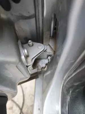 Foto de RETENEDOR PUERTA VOLKSWAGEN GOLF IV BERLINA (1J1)(10.1997) 1.9 TDI (131 CV / 96 KW)